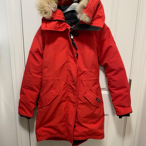 Canada Goose Red Ski & Snow Jacket - Picture 3 of 16